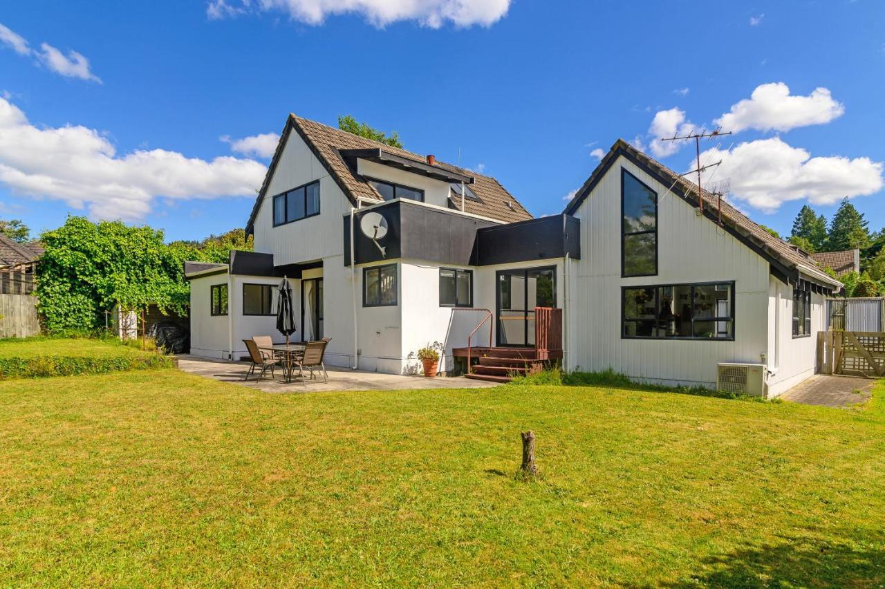Rotorua Redwood Retreat Villa Exterior photo